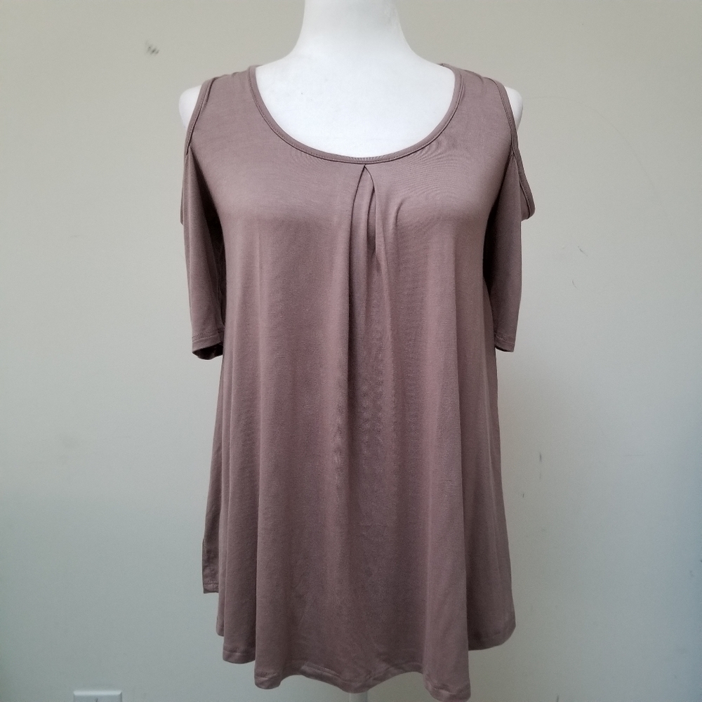 Amelia James Tan Off Shoulder Top with Lace Size Small